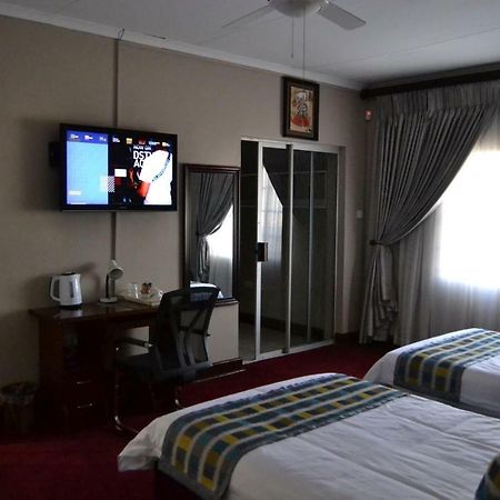 Triple Palms Bed&Breakfast Gaborone Exterior foto