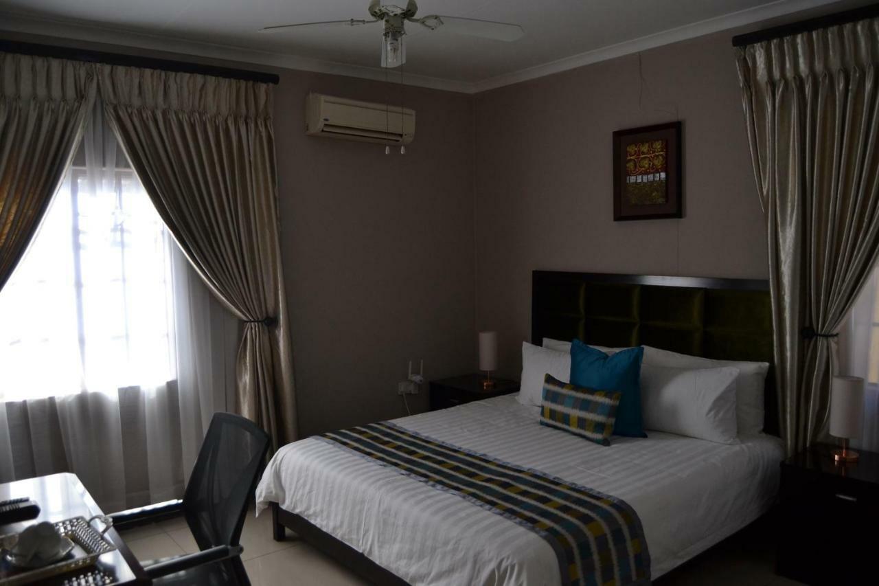 Triple Palms Bed&Breakfast Gaborone Exterior foto