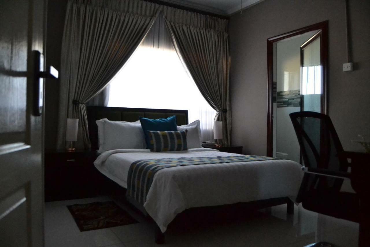 Triple Palms Bed&Breakfast Gaborone Exterior foto