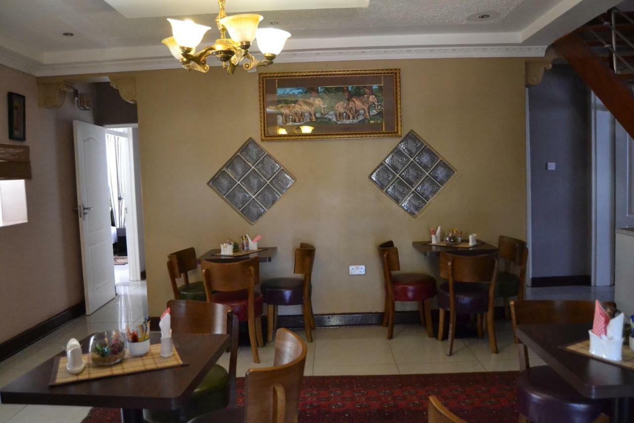 Triple Palms Bed&Breakfast Gaborone Exterior foto