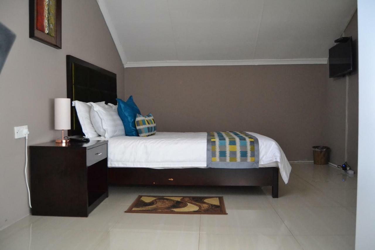 Triple Palms Bed&Breakfast Gaborone Exterior foto