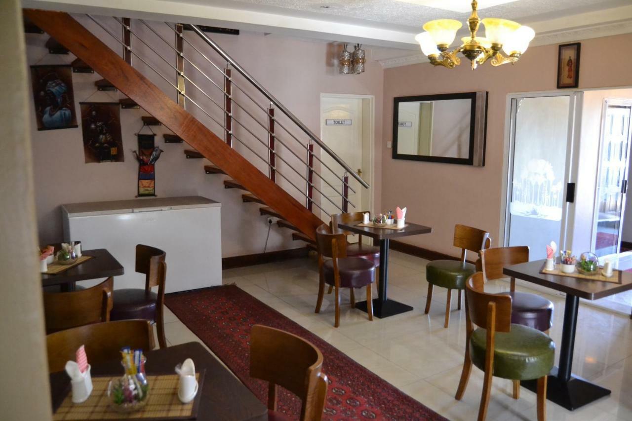 Triple Palms Bed&Breakfast Gaborone Exterior foto