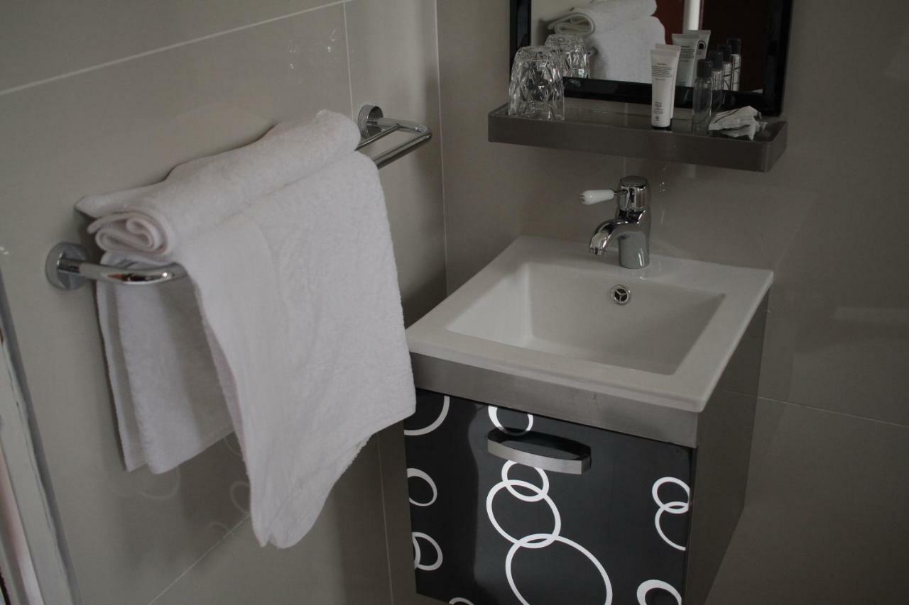 Triple Palms Bed&Breakfast Gaborone Exterior foto
